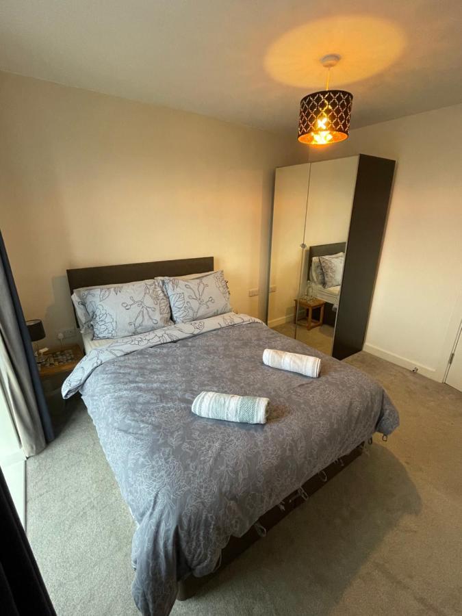 Balcony Marina Apartment With City Skyline Views - Free Secure Parking Manchester Exterior photo